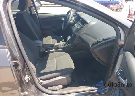 2016 Ford Focus Se z USA, uszkodzony, nr VIN 1FADP3F21GL334804